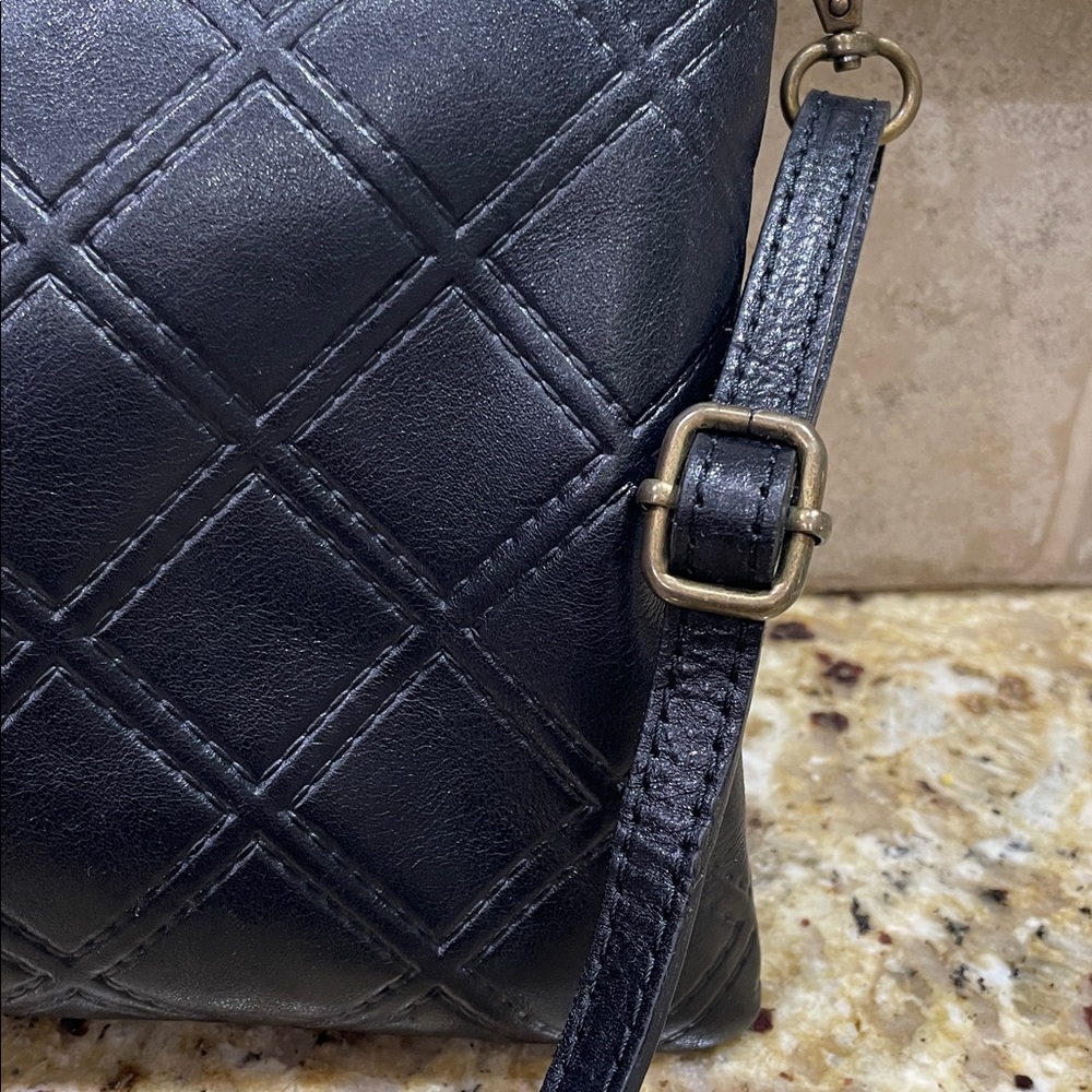 Pratesi Italian Leather Black Quilted Crossbody Bag with Crest - Picture 10 of 10